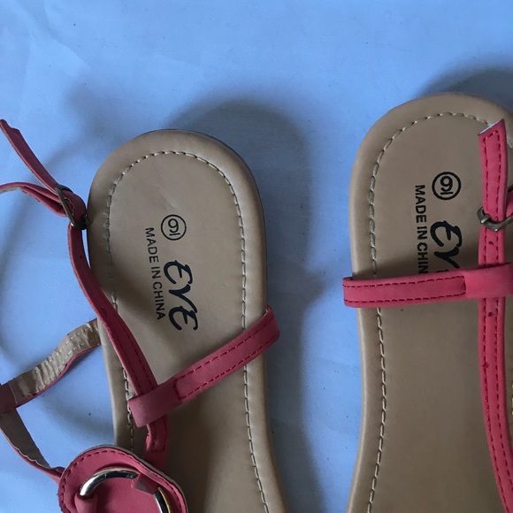 Sandals size 9 - Picture 3 of 3